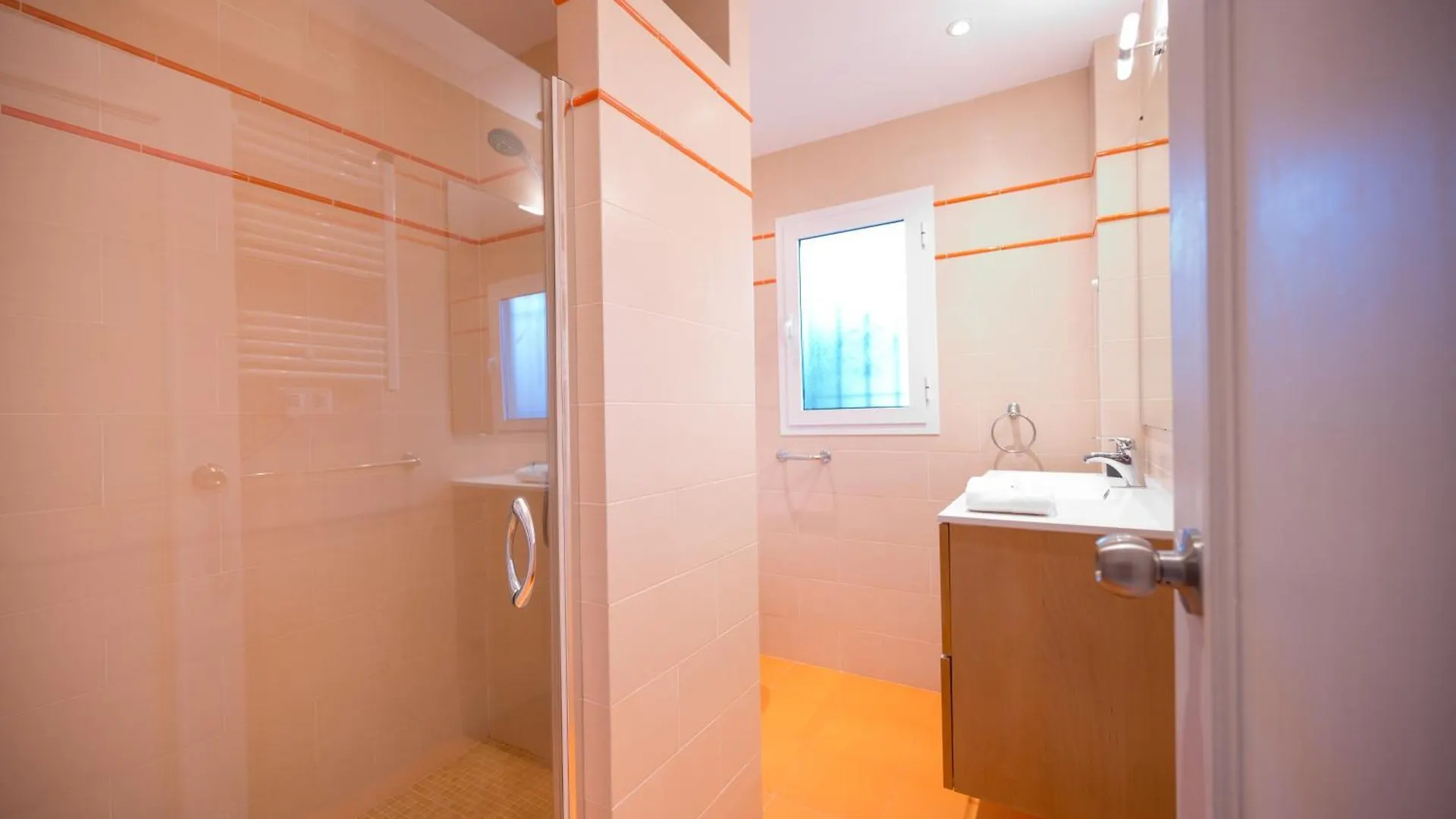 Typical Beach House Las Chapas Playa With Heated Pool Marbella Spain