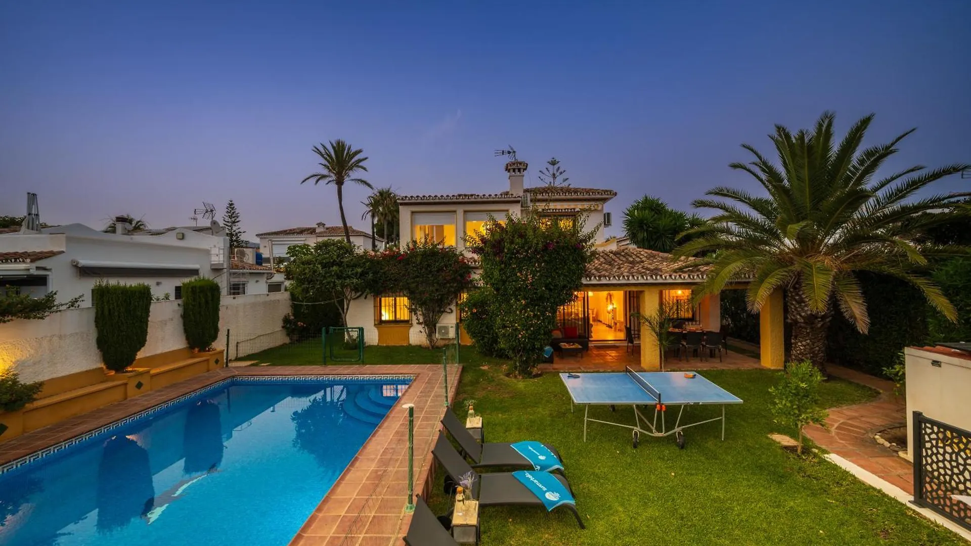 Villa Typical Beach House Las Chapas Playa With Heated Pool Marbella
