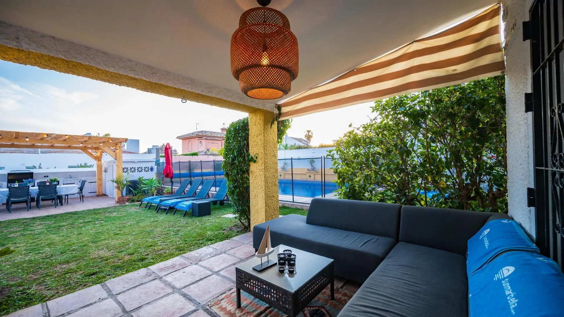 Typical Beach House Las Chapas Playa With Heated Pool Marbella