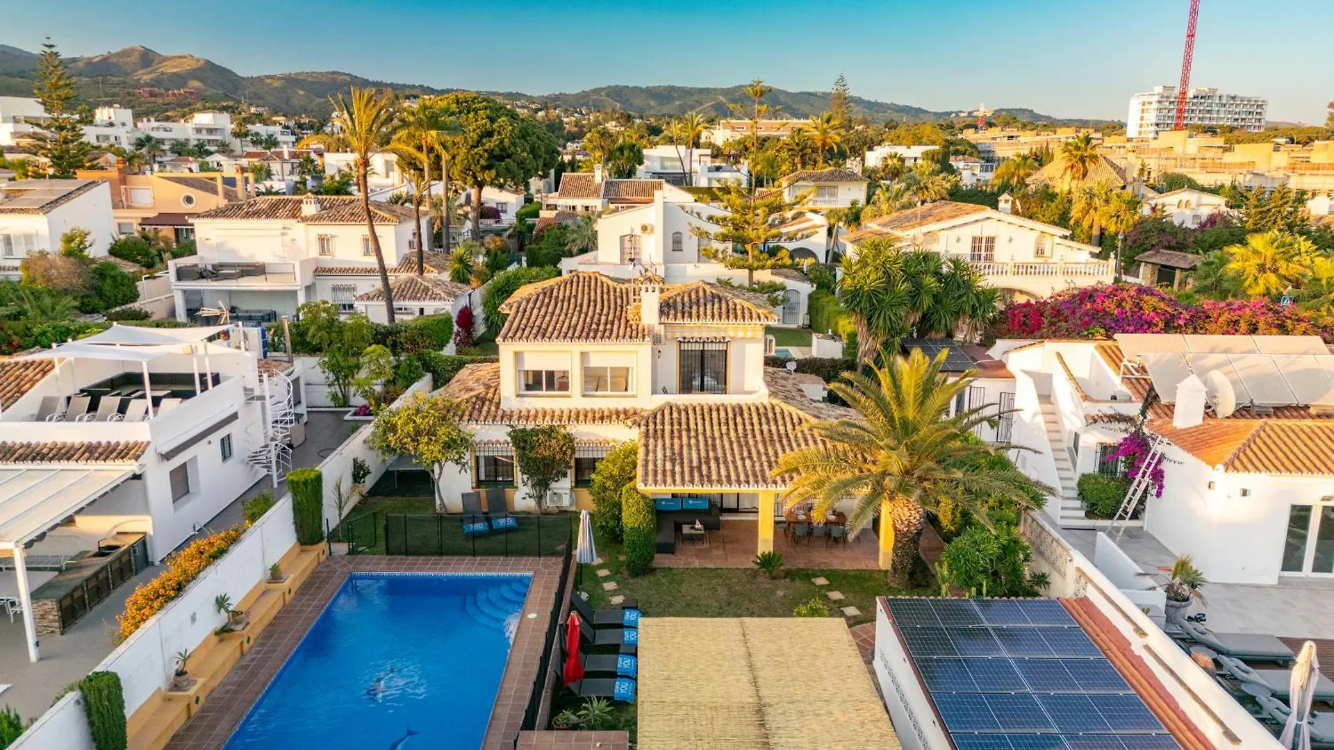 Villa Typical Beach House Las Chapas Playa With Heated Pool Marbella