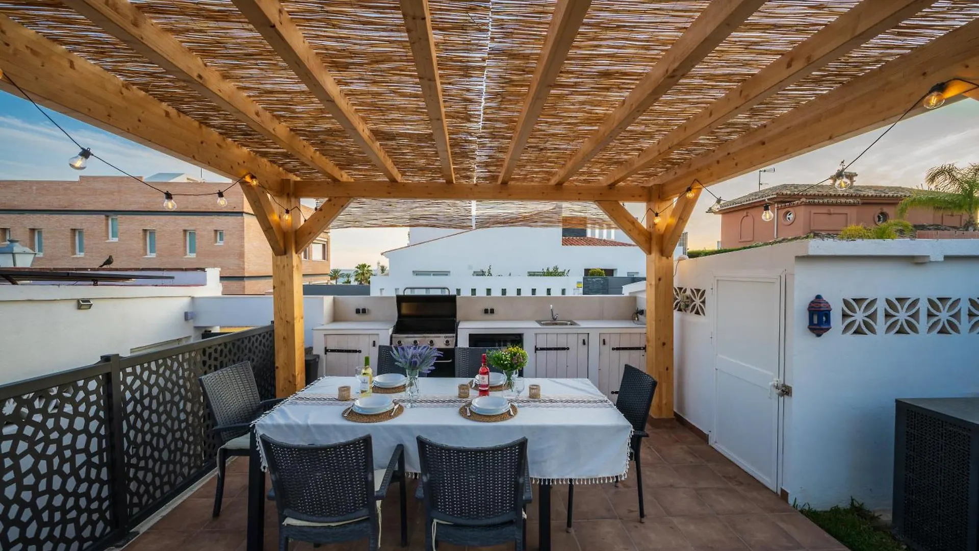 Typical Beach House Las Chapas Playa With Heated Pool Marbella Spain